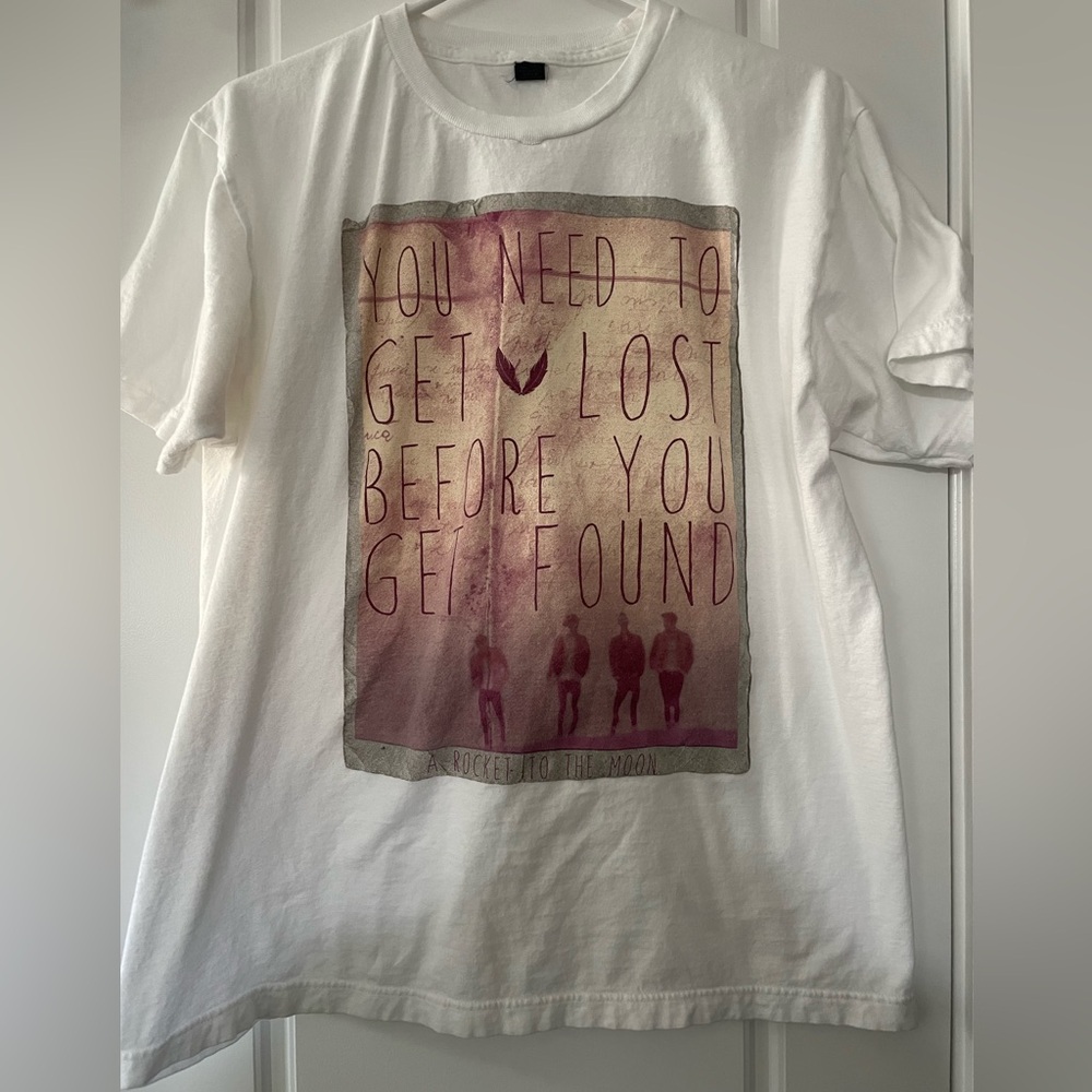 ✨ 3/$25 ✨ A Rocket to the Moon Graphic Band Tee